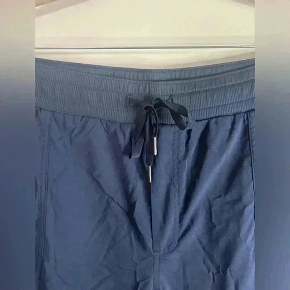 L.L. Bean Women’s Navy Water Repellant Midrise Straight Leg Comfort Trail Pants - Picture 3 of 8